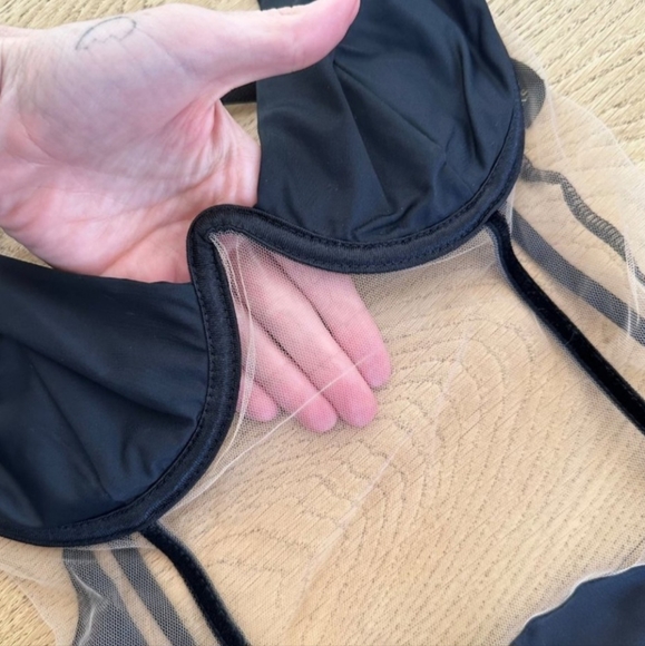 God Saves Queens Scarlett Dress - Picture 3 of 4